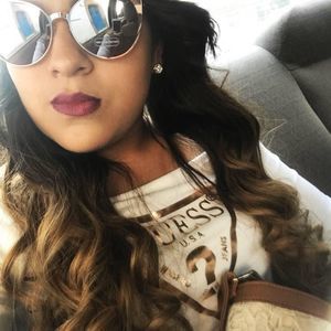 Meet your Posher, Karla